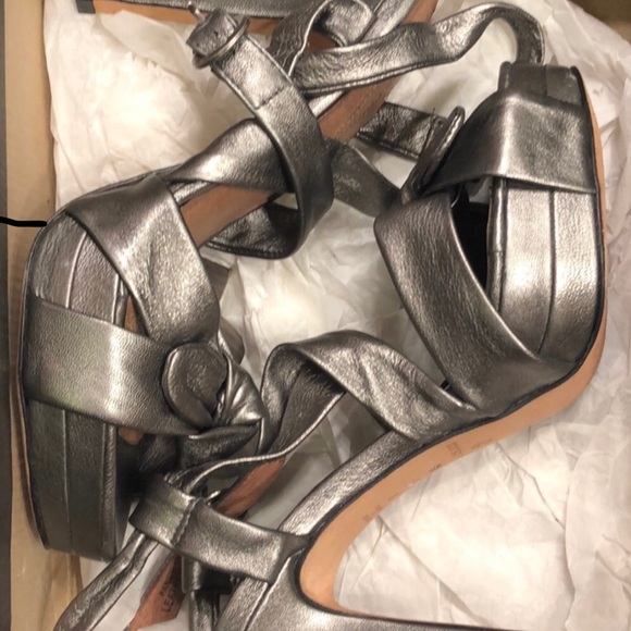 Meet your Posher, Amber - Picture 2 of 2